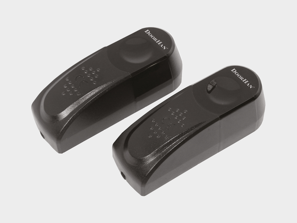 Xavfsizlik fotosensorlari (eshikning ochilish va yopilish jarayonida odamlar, hayvonlar va tashqi obyektlarni aniqlash uchun mo'ljallangan, jarohatlanishni oldini olish uchun).